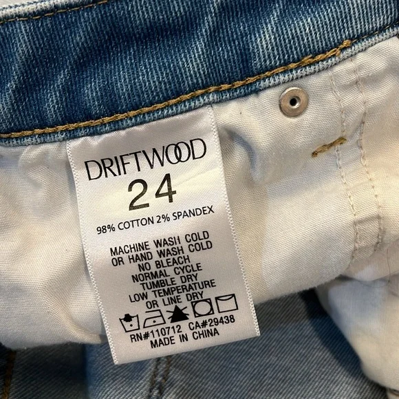 Driftwood Jeans “Lulu” embroidered denim shorts Size 24 - Picture 9 of 9